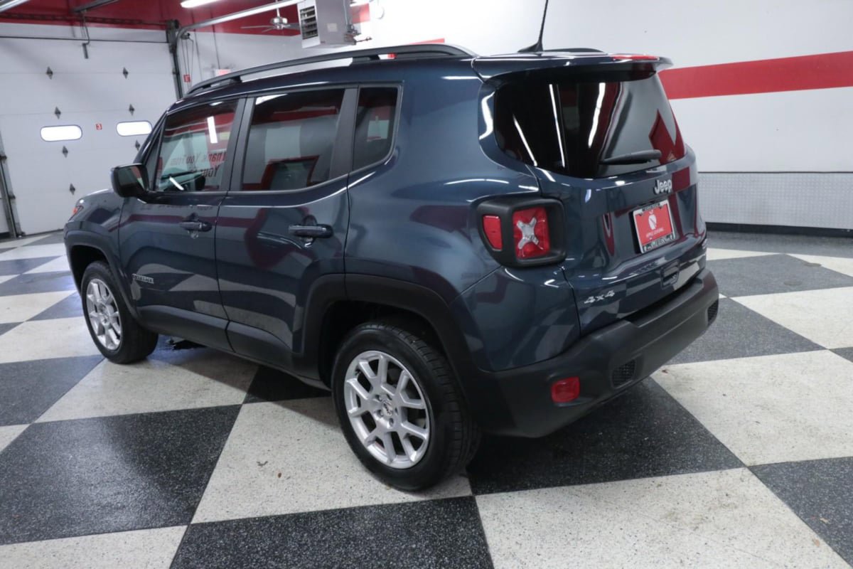 Used 2022 Jeep Renegade Latitude AWD/4WD image 6