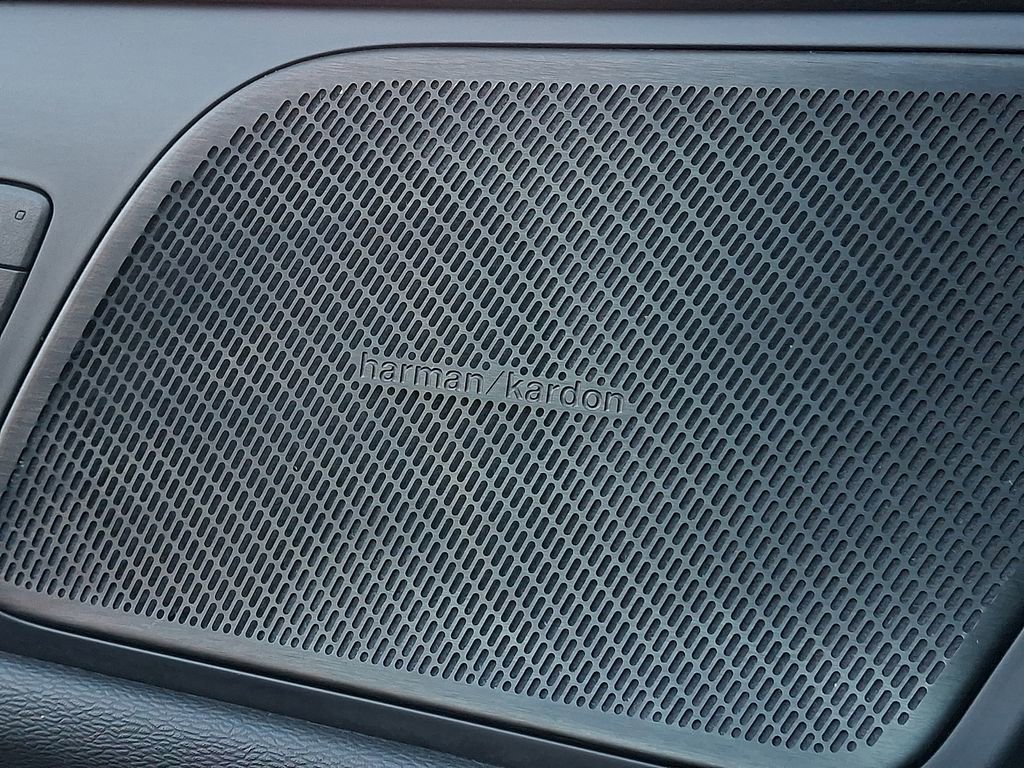 Used 2019 Volvo S60 T6 Inscription image 22