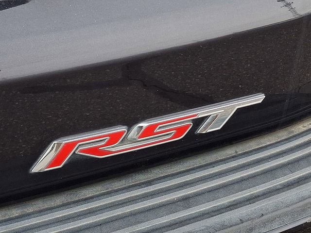 Used 2022 Chevrolet Suburban RST w/ Sport Performance Package image 28