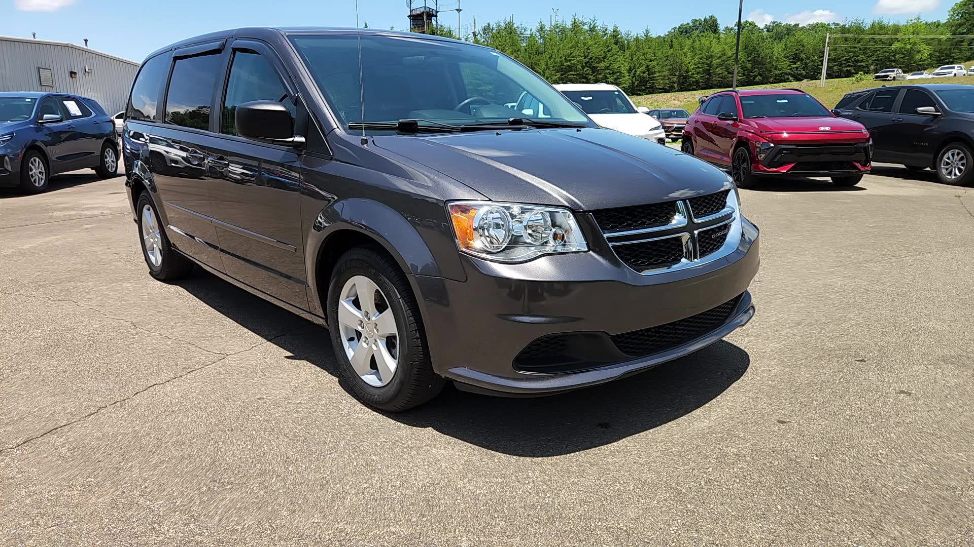 Used 2016 Dodge Grand Caravan SE w/ Quick Order Package 29E SE FWD image 4