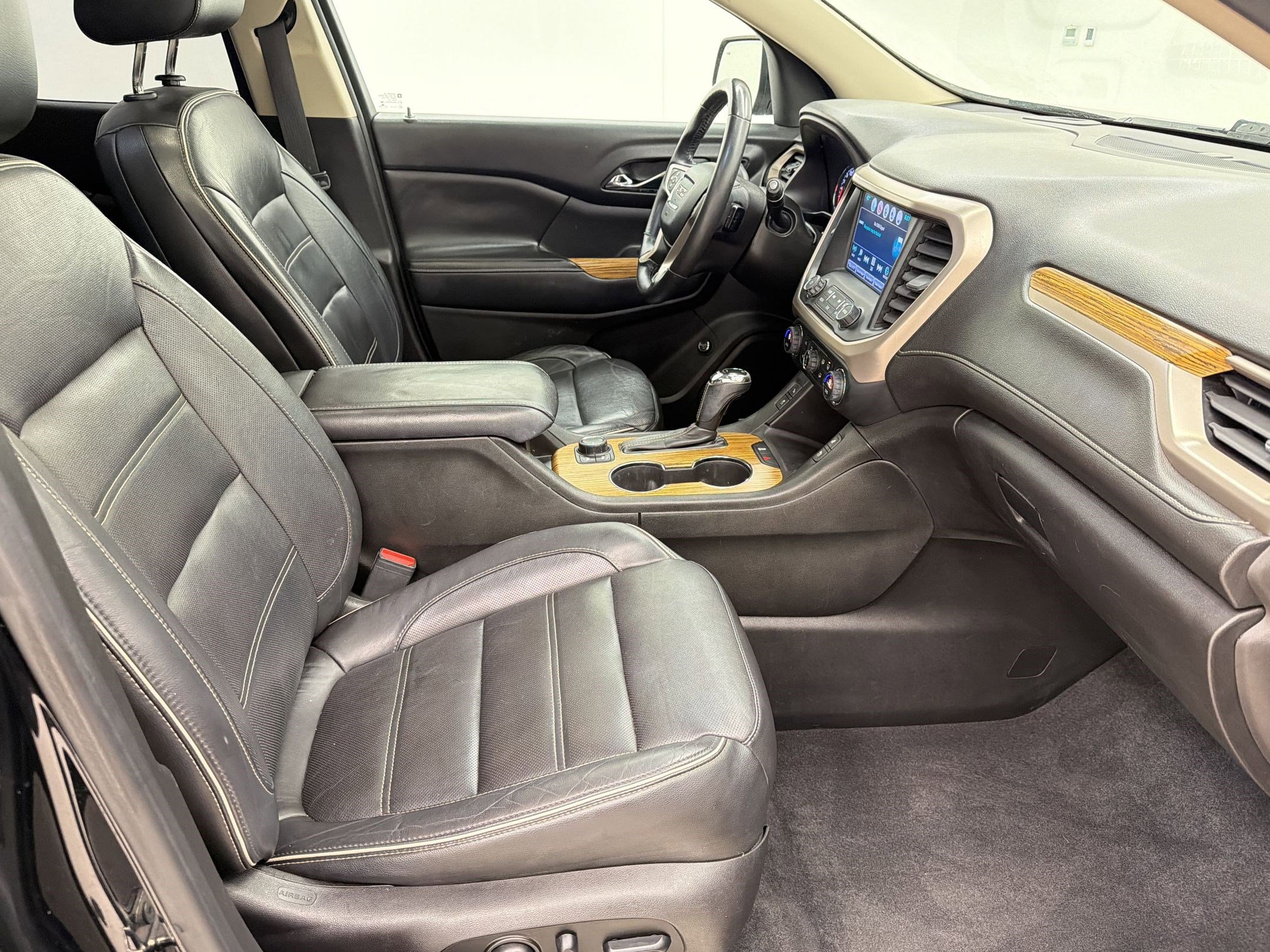 Used 2017 GMC Acadia Denali w/ Technology Package FWD image 35