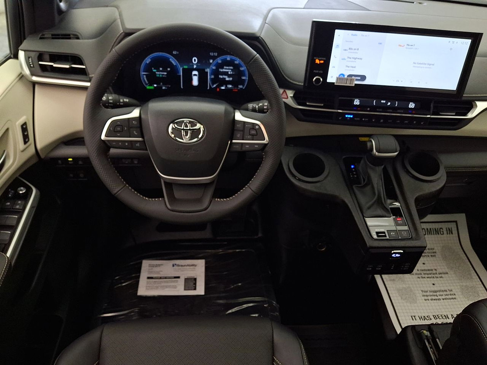 Used 2026 Toyota Sienna Limited FWD image 21