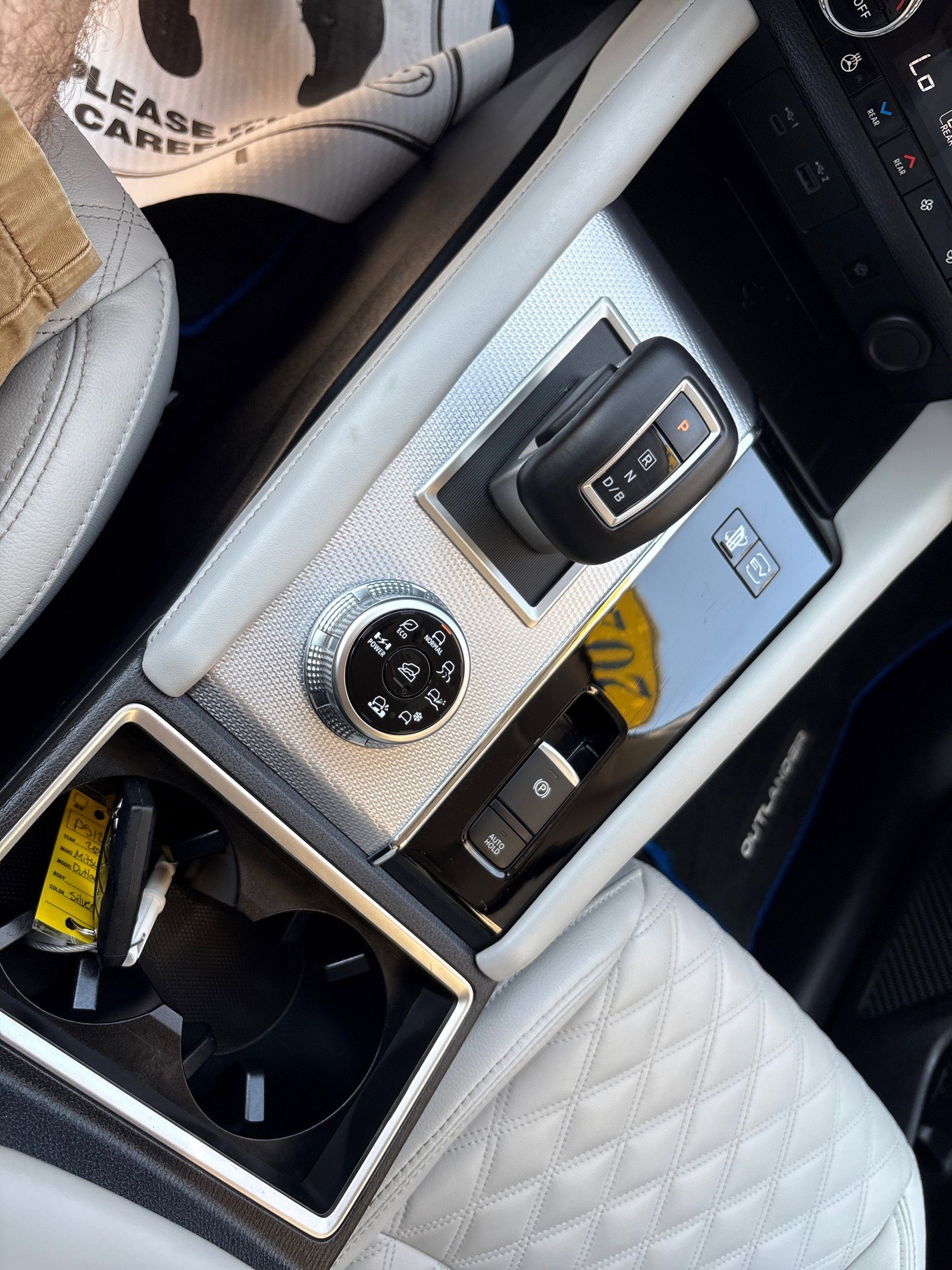 Used 2024 Mitsubishi Outlander 4WD Plug-In Hybrid image 21