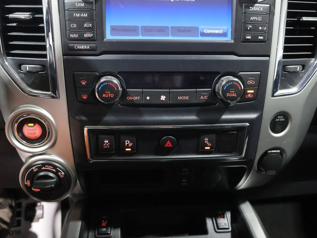 Used 2017 Nissan Titan SV AWD/4WD image 30