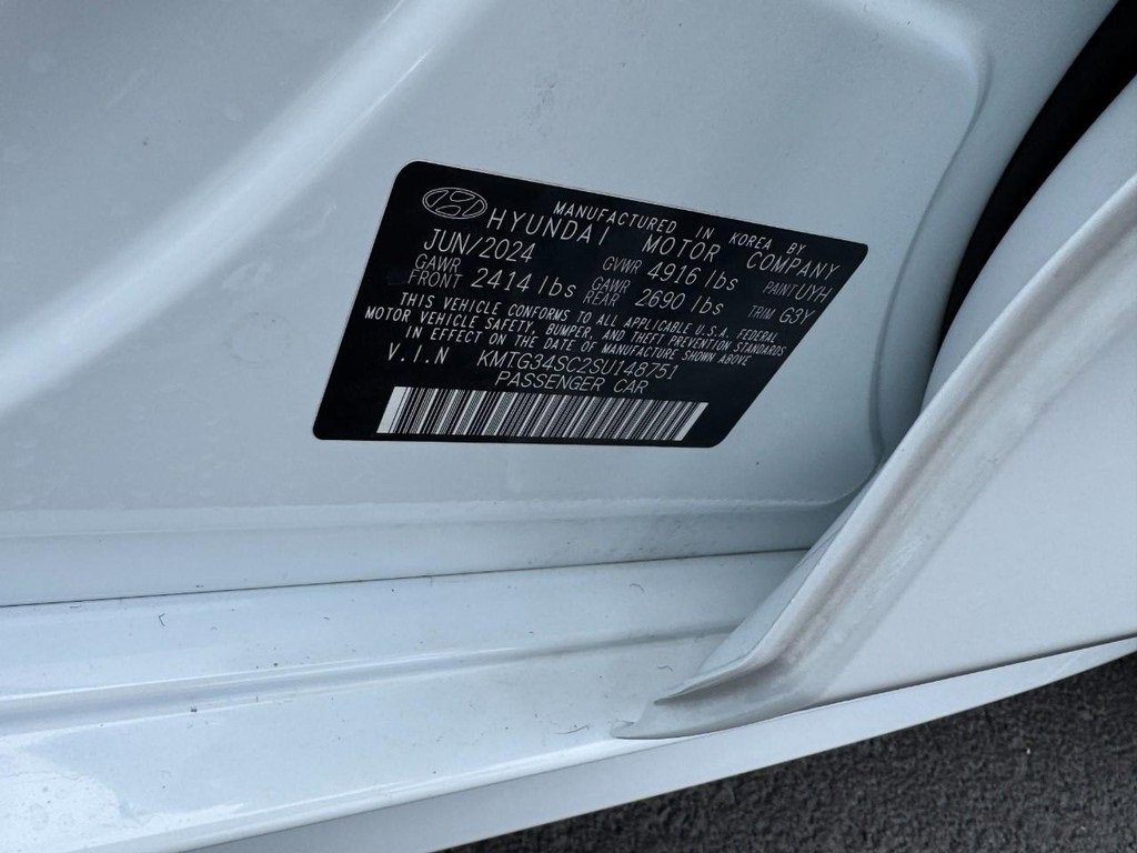 Certified 2025 Genesis G70 2.5T w/ Sport Prestige Package image 26