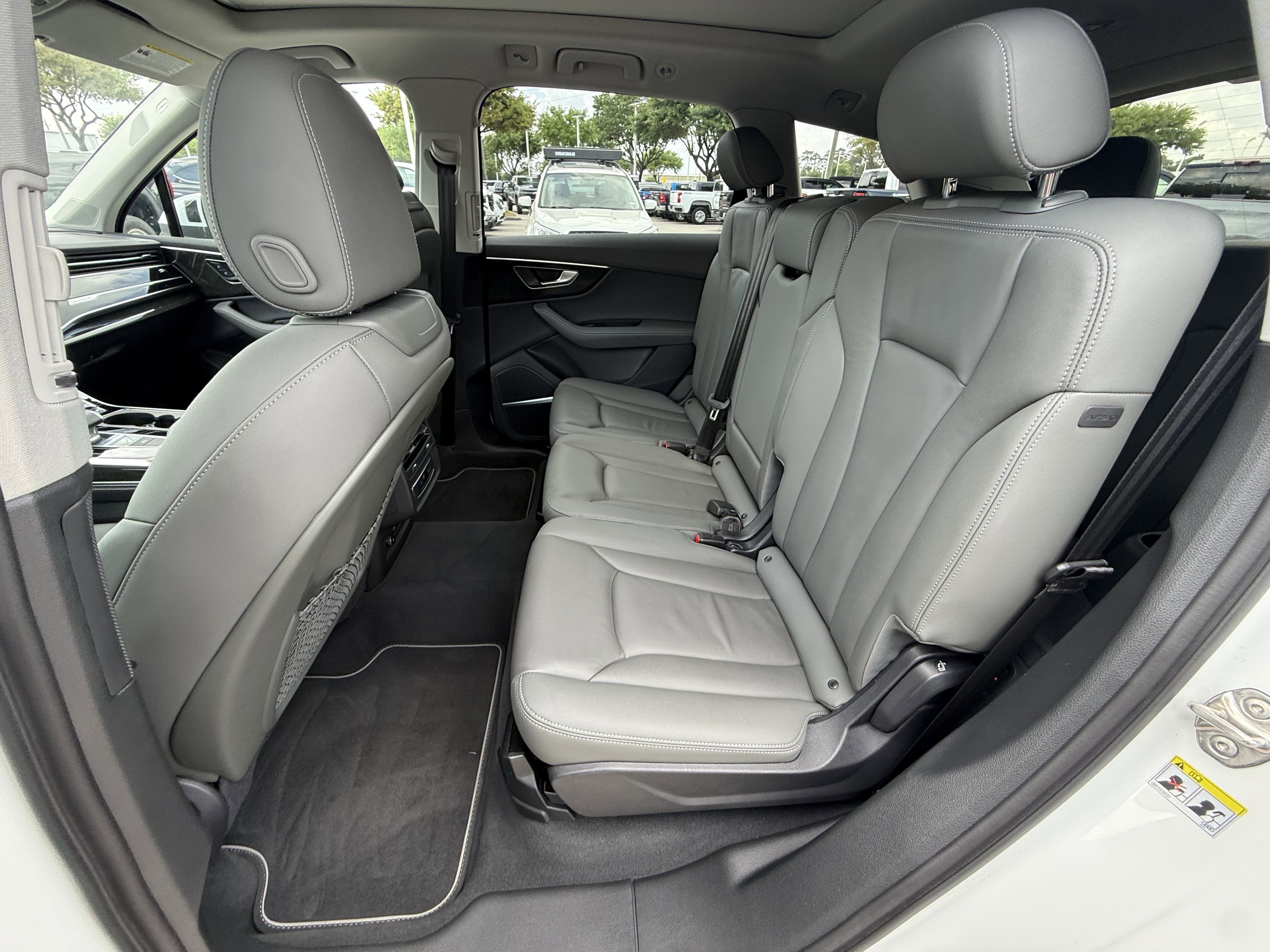 Used 2025 Audi Q7 3.0T Premium Plus AWD/4WD image 29