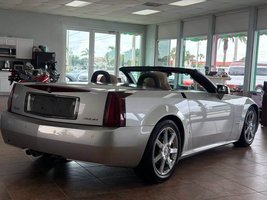 Used 2008 Cadillac XLR RWD image 5