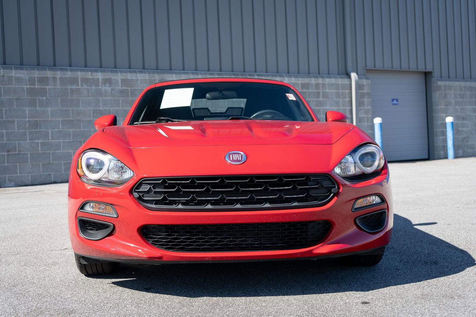 Used 2018 FIAT 124 Spider Classica w/ Technology Group image 2