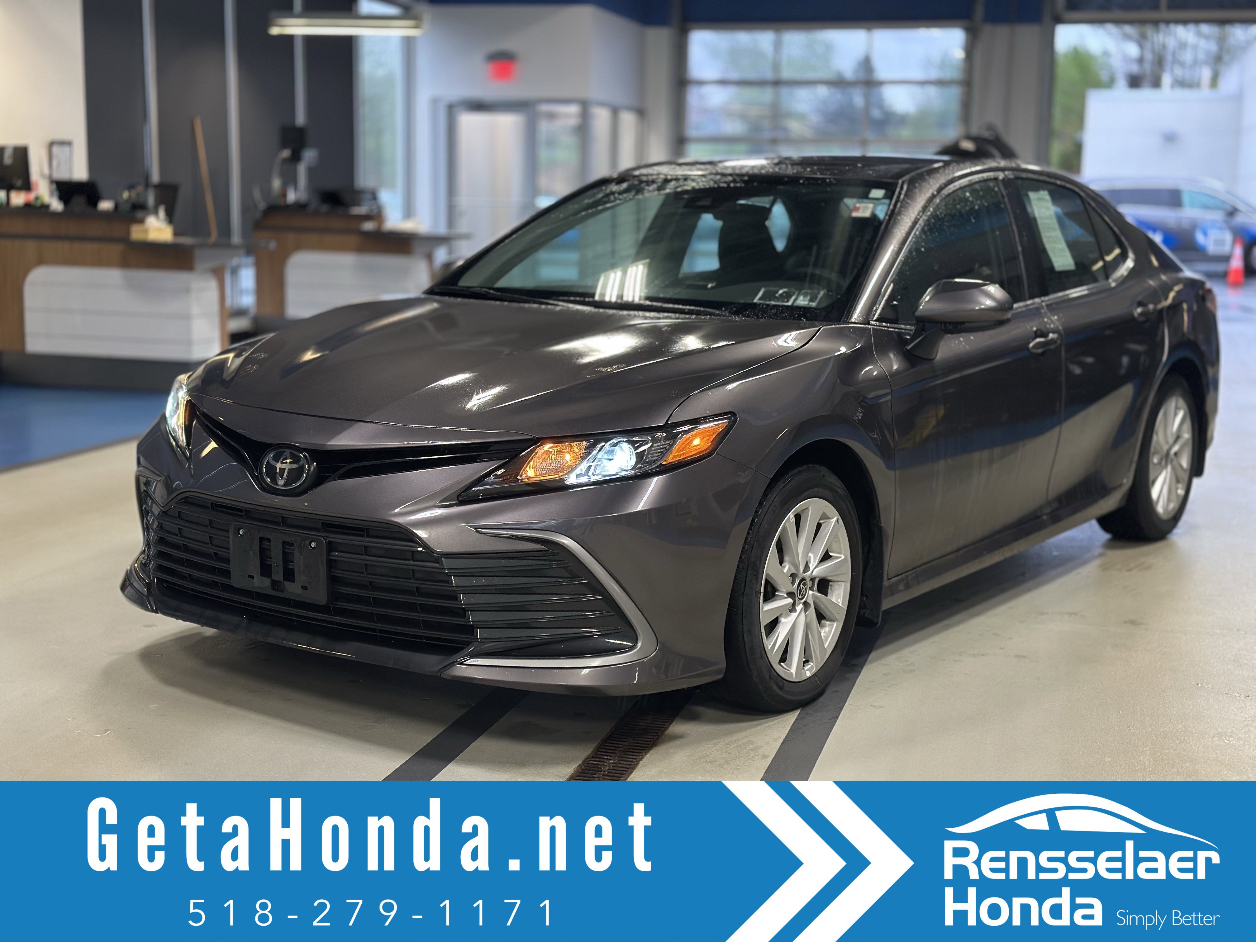 Used 2023 Toyota Camry LE FWD image 1
