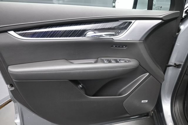 Certified 2025 Cadillac XT6 Premium Luxury w/ Technology Package AWD/4WD image 12