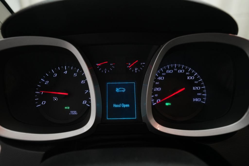 Used 2017 Chevrolet Equinox LT w/ Convenience Package FWD image 2