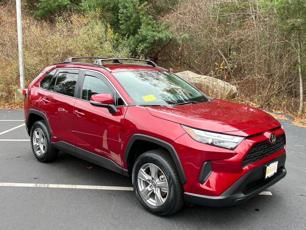 Used 2025 Toyota RAV4 LE image 7