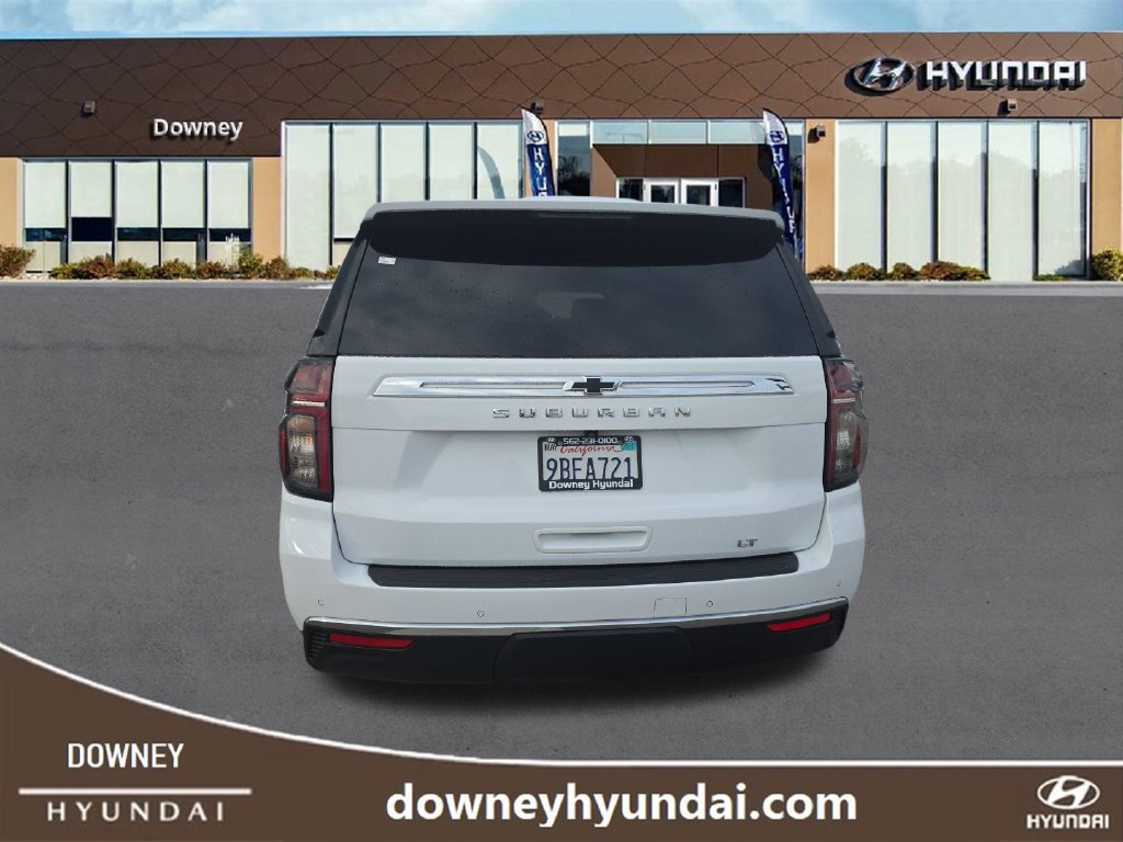 Used 2022 Chevrolet Suburban LT w/ Luxury Package RWD image 4