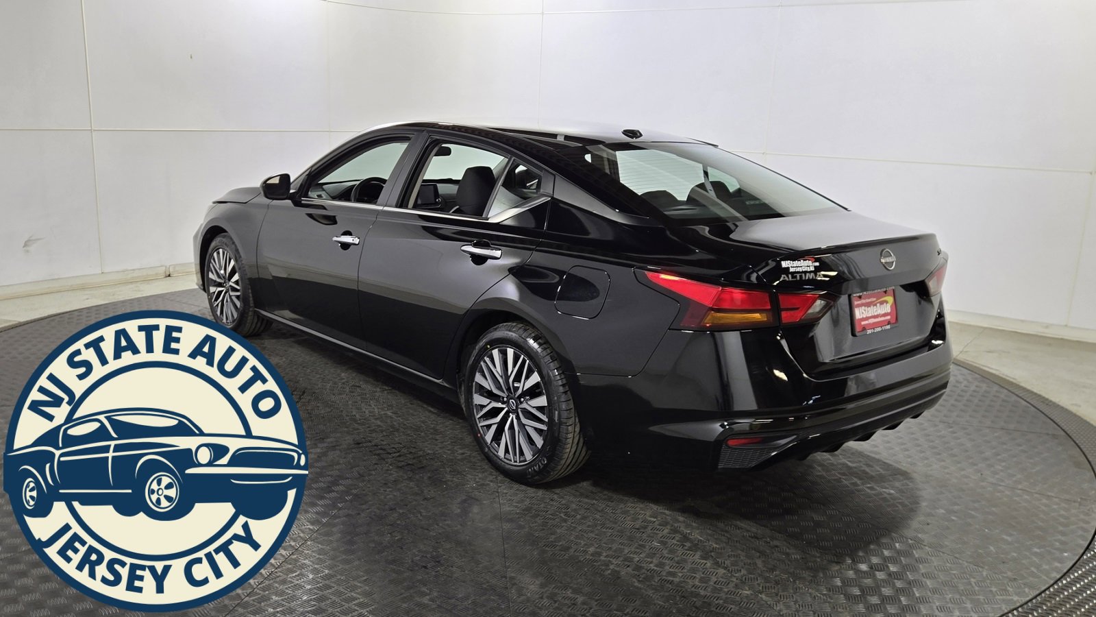 Used 2024 Nissan Altima 2.5 SV image 5