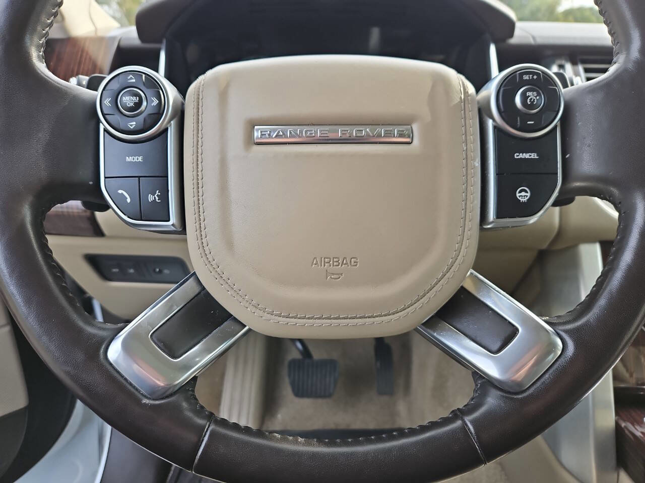 Used 2017 Land Rover Range Rover HSE image 20