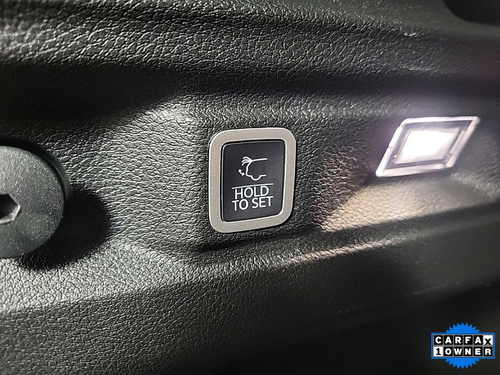 Used 2022 Jeep Grand Cherokee L Laredo w/ Luxury Tech Group I image 11