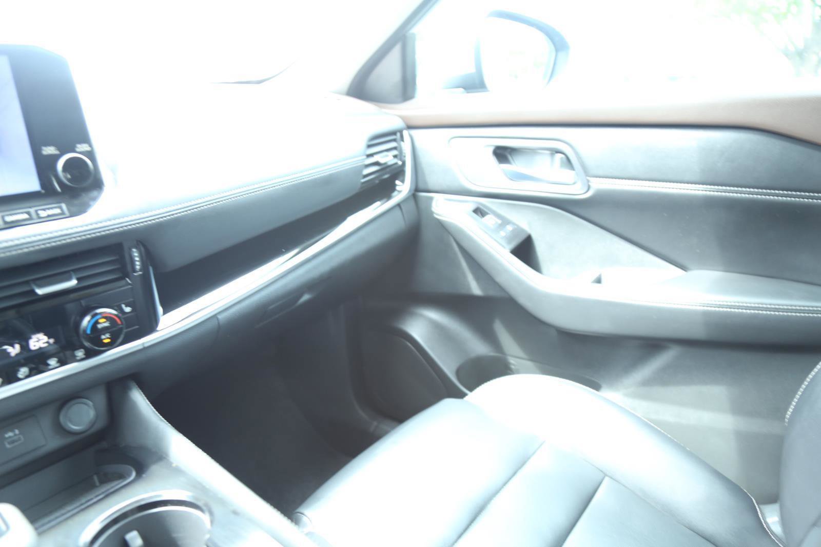 Used 2023 Nissan Rogue SL w/ SL Premium Package image 22