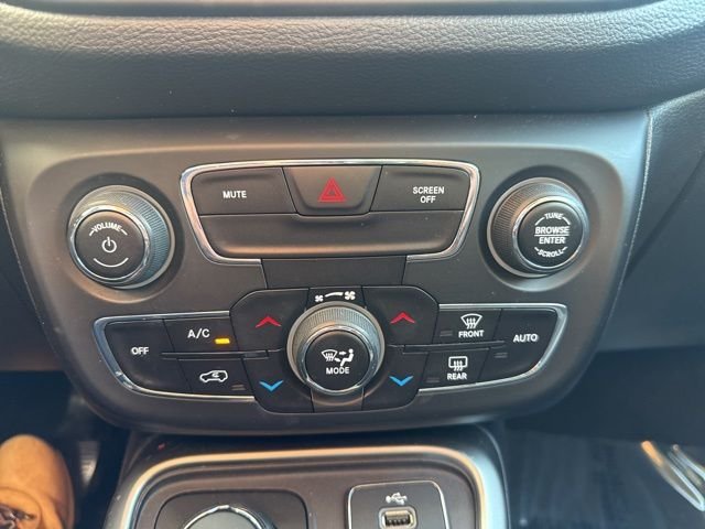 Used 2018 Jeep Compass Latitude w/ Popular Equipment Group AWD/4WD image 15