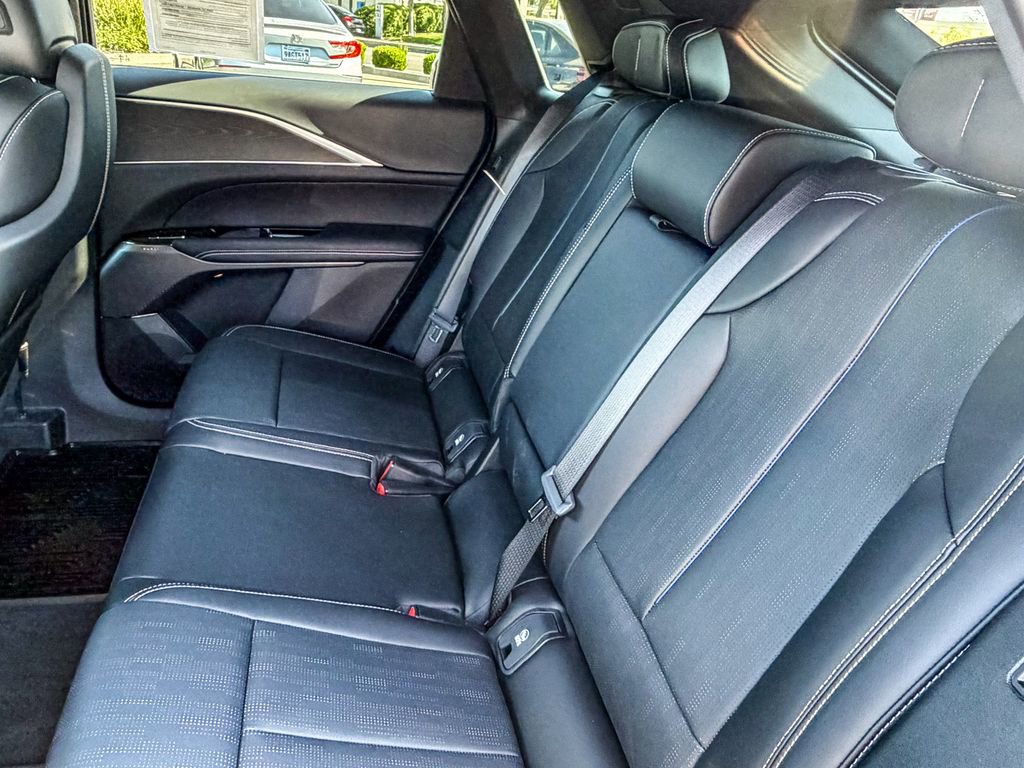 Certified 2025 Cadillac Lyriq Luxury image 40