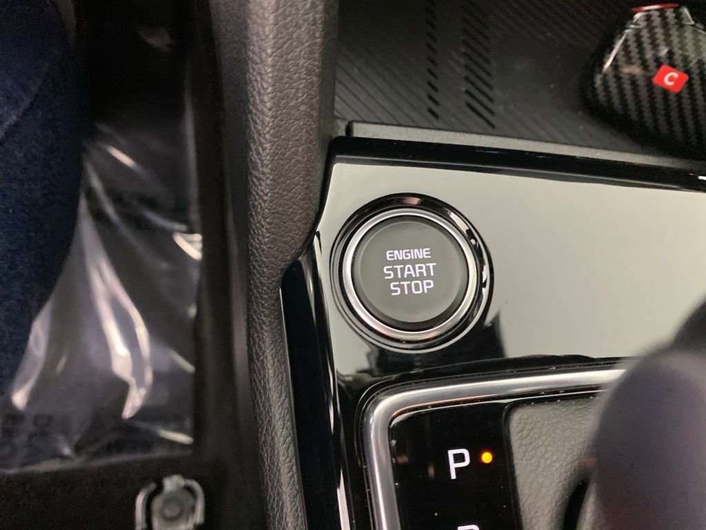 Certified 2025 Kia Sportage SX image 21