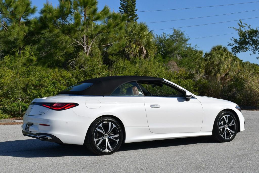 Used 2024 Mercedes-Benz CLE 300 4MATIC Cabriolet image 40