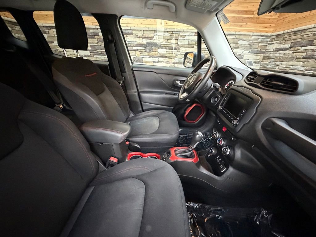 Used 2016 Jeep Renegade Trailhawk AWD/4WD image 14
