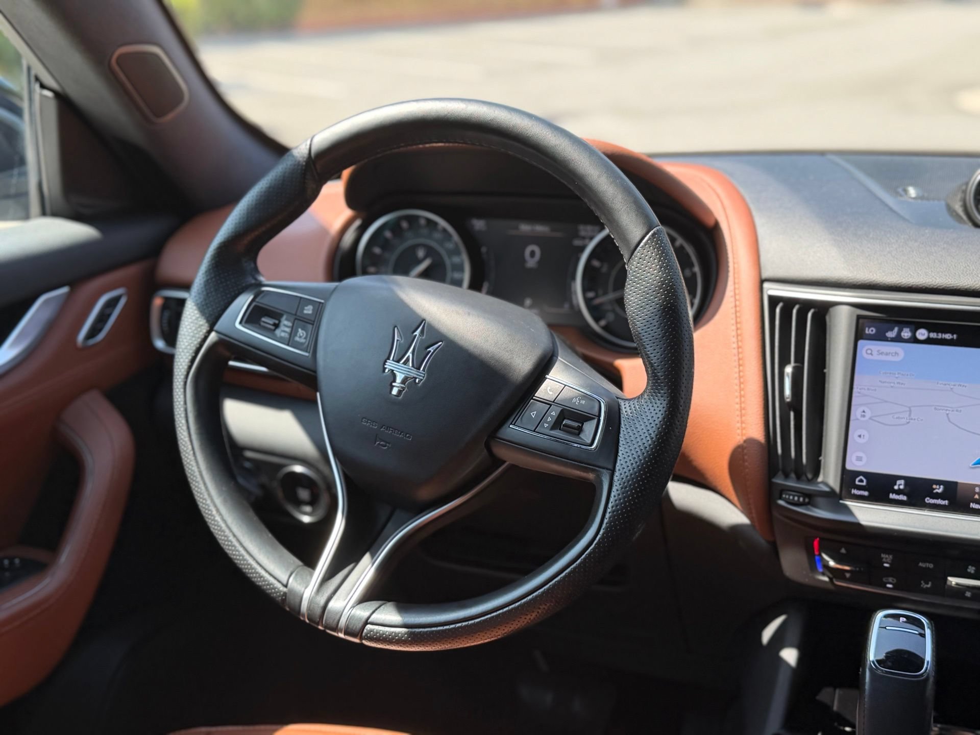 Used 2021 Maserati Levante AWD/4WD image 24