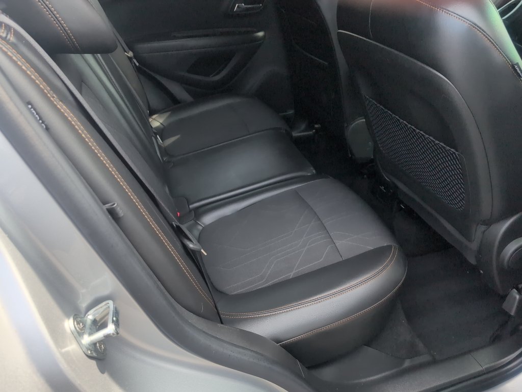 Used 2019 Chevrolet Trax LT w/ LT Convenience Package FWD image 22