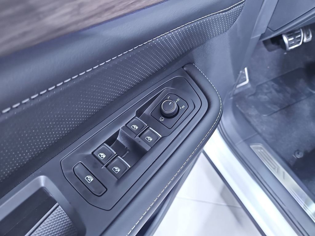 New 2026 Volkswagen Atlas SEL Premium R-Line image 11