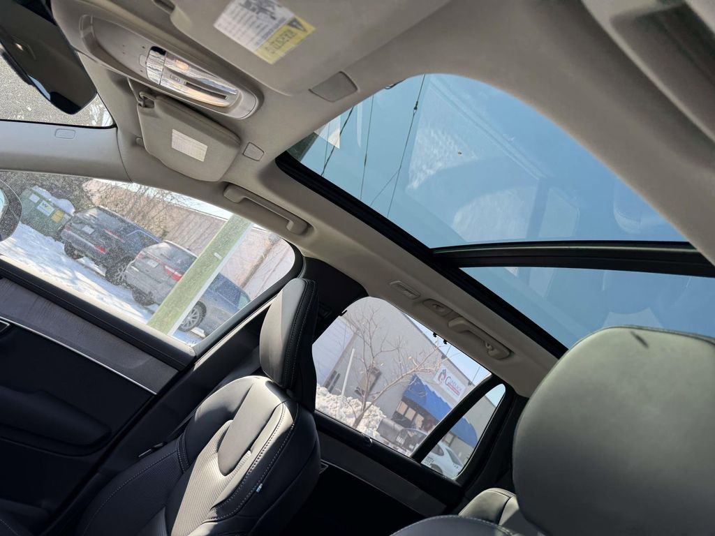 New 2026 Volvo XC90 T8 Ultra w/ Protection Package Premier image 18