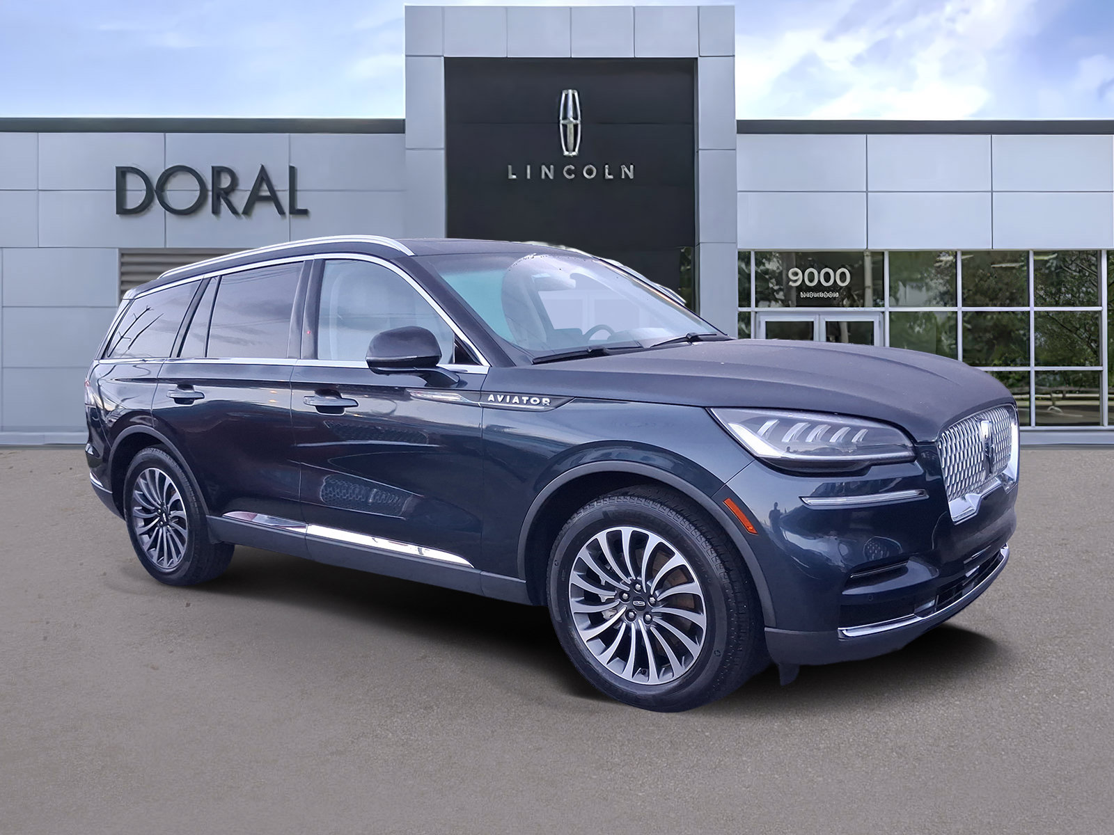 Certified 2024 Lincoln Aviator Reserve RWD image 1