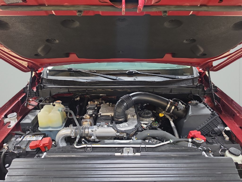 Used 2017 Nissan Titan SV AWD/4WD image 11