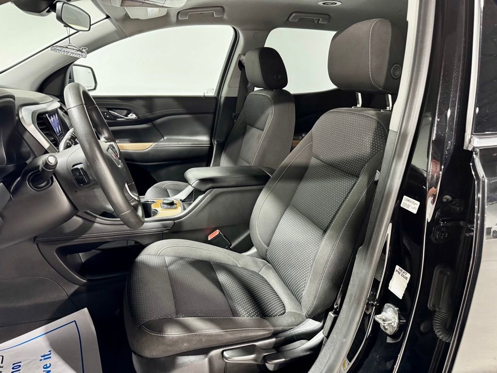 Used 2022 GMC Acadia SLE image 3