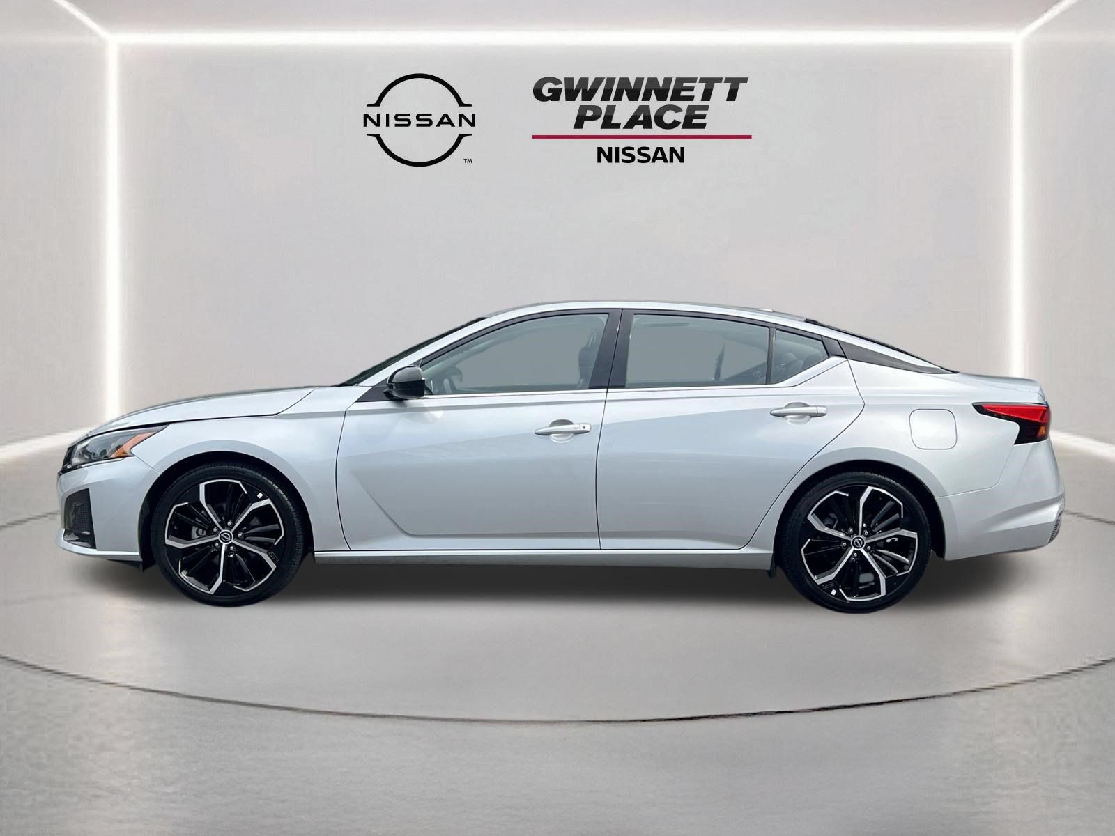 Used 2024 Nissan Altima 2.5 SR FWD image 21