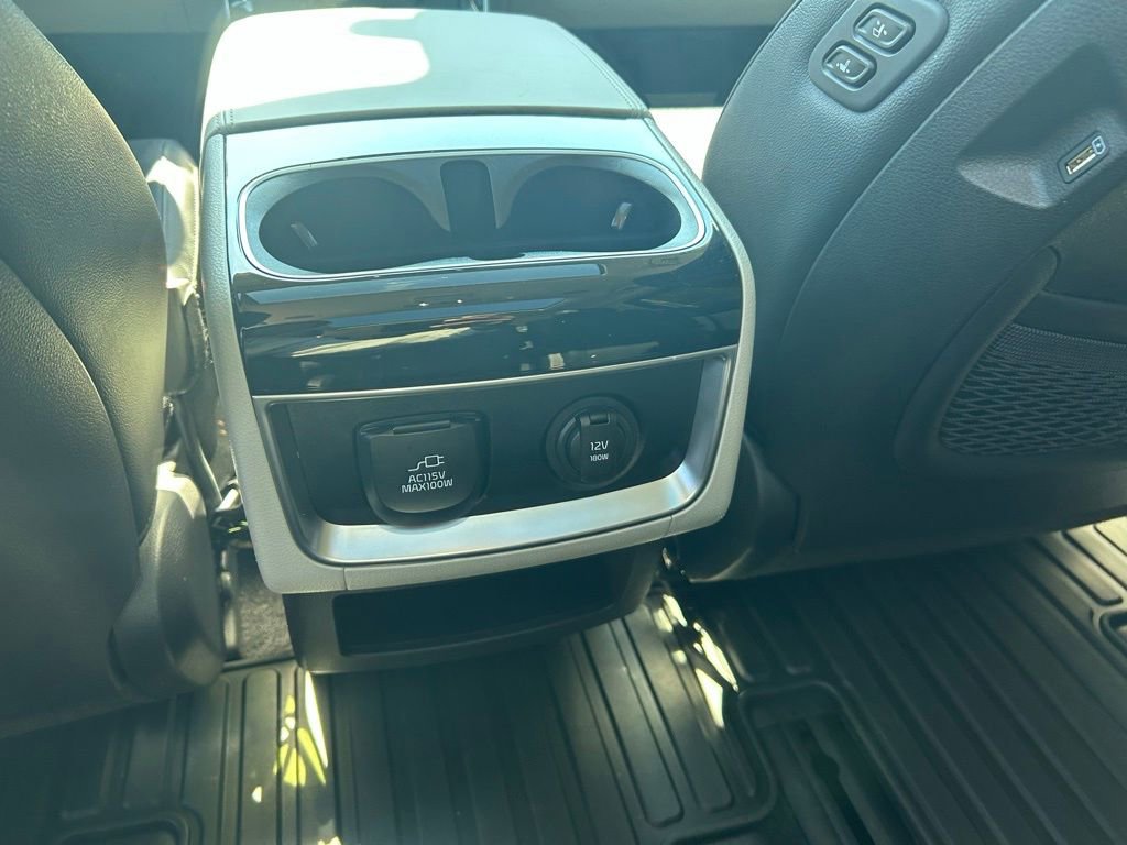 Used 2023 Kia Carnival SX Prestige image 44