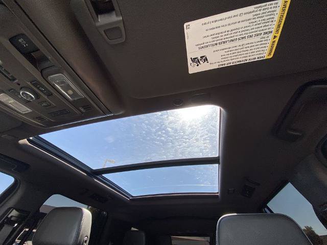Used 2022 GMC Yukon Denali AWD/4WD image 14