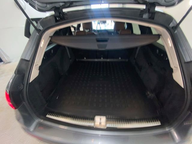 Used 2017 Mercedes-Benz E 400 4MATIC Wagon image 12