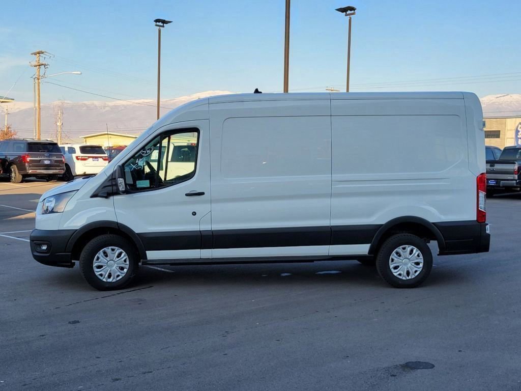 Used 2022 Ford E-Transit Medium Roof w/ Interior Upgrade Package image 11