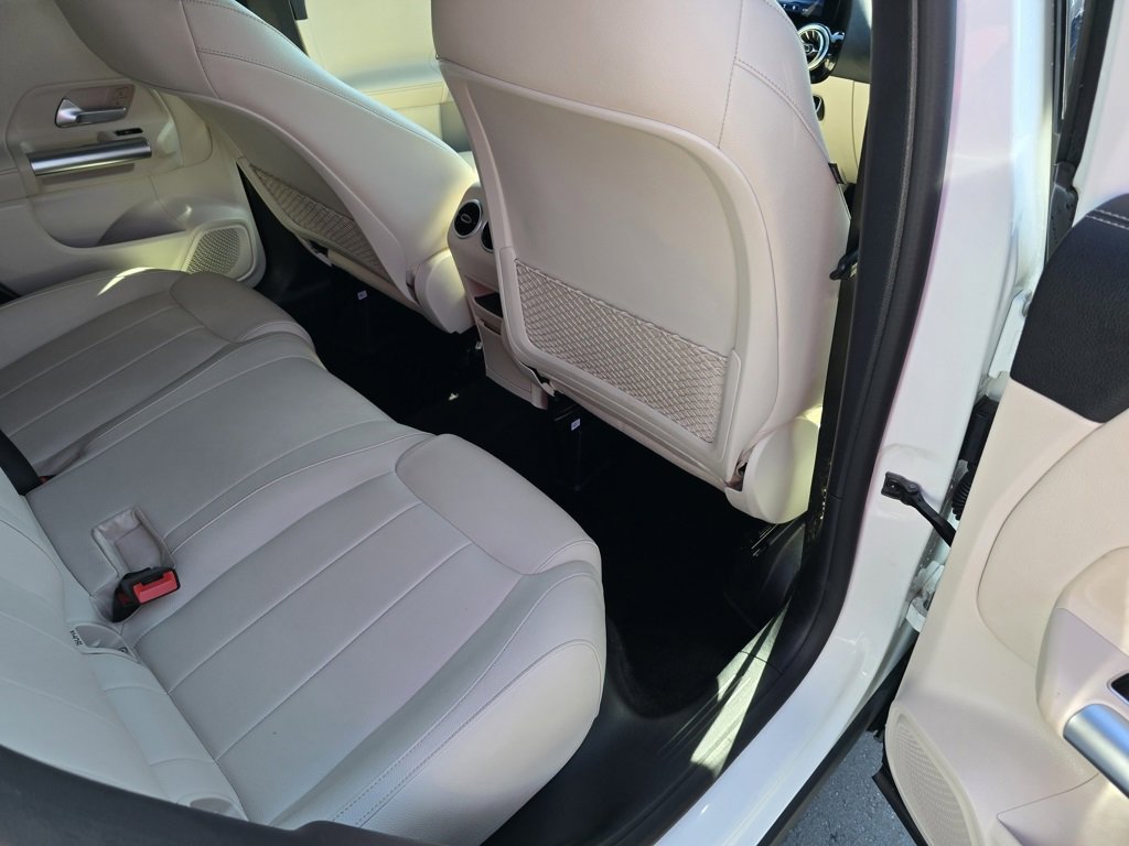 Used 2025 Mercedes-Benz GLA 250 image 30