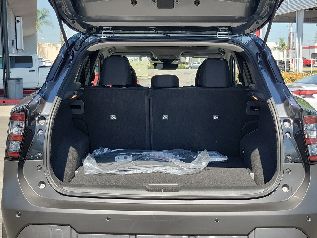 New 2026 Nissan Kicks SV w/ SV Premium Package FWD image 16