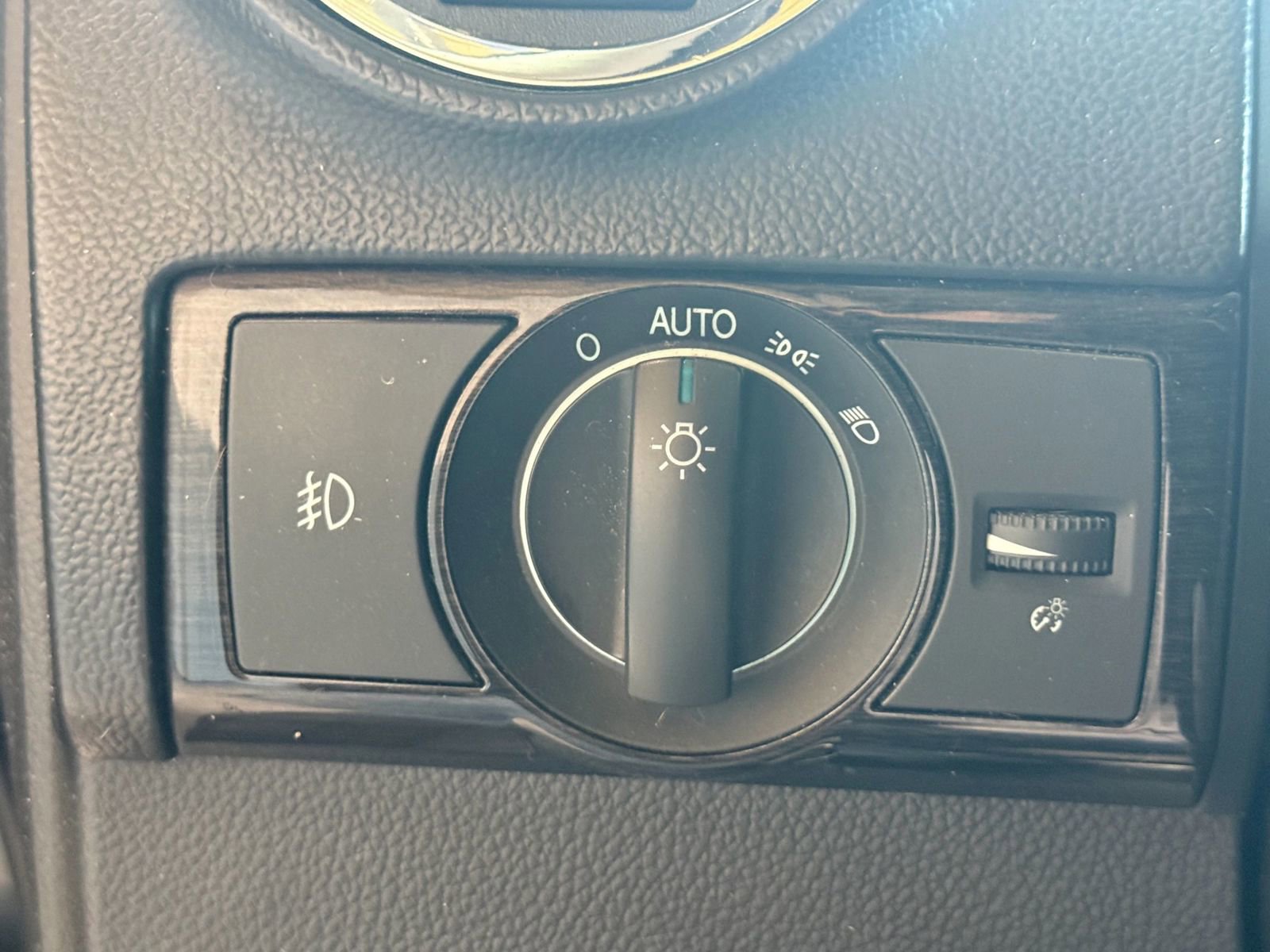 Used 2013 Chevrolet Captiva Sport LTZ image 19