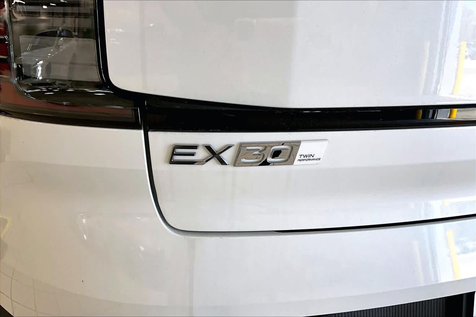 New 2026 Volvo EX30 Plus w/ Protection Package Premier AWD/4WD image 6