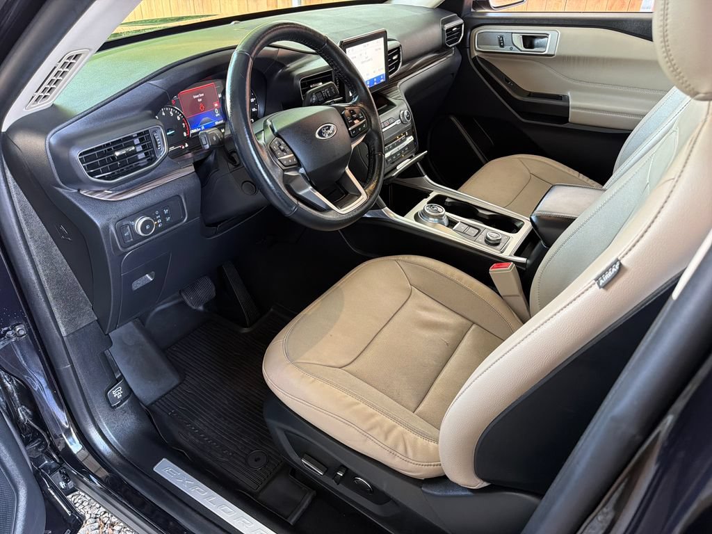 Used 2020 Ford Explorer Limited AWD/4WD image 2
