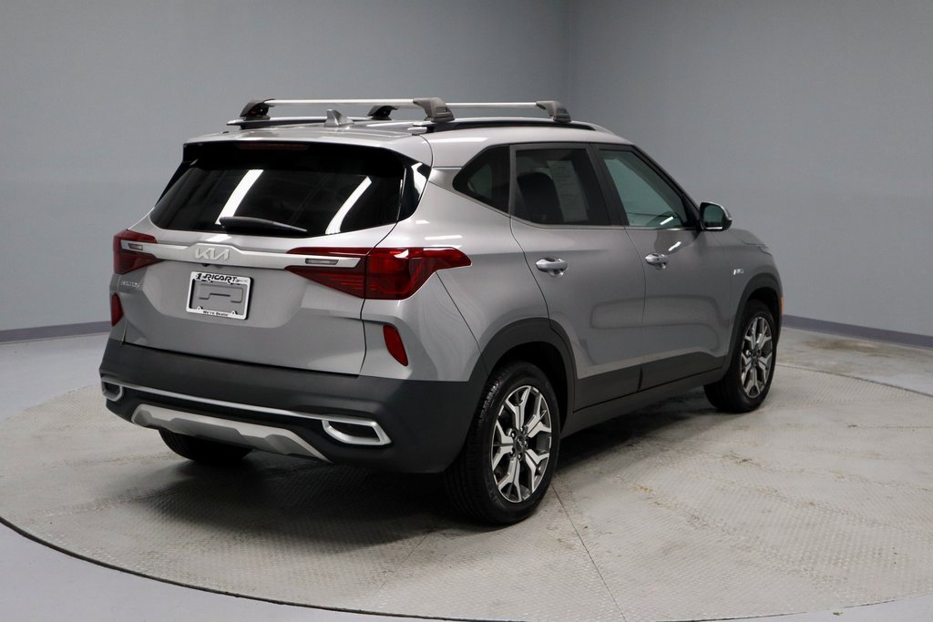 Used 2022 Kia Seltos EX image 12