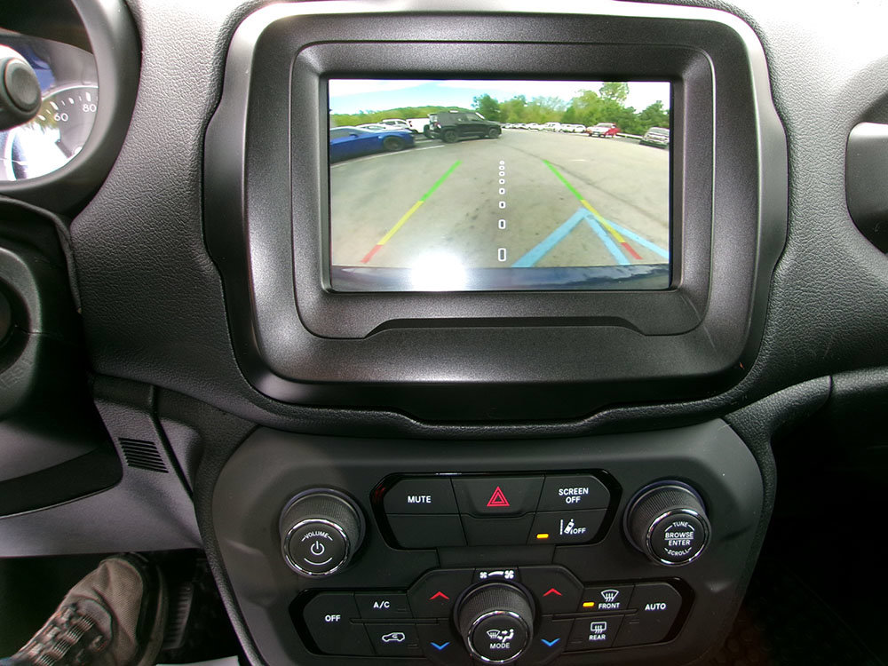 Used 2021 Jeep Renegade Latitude w/ Convenience Group AWD/4WD image 17