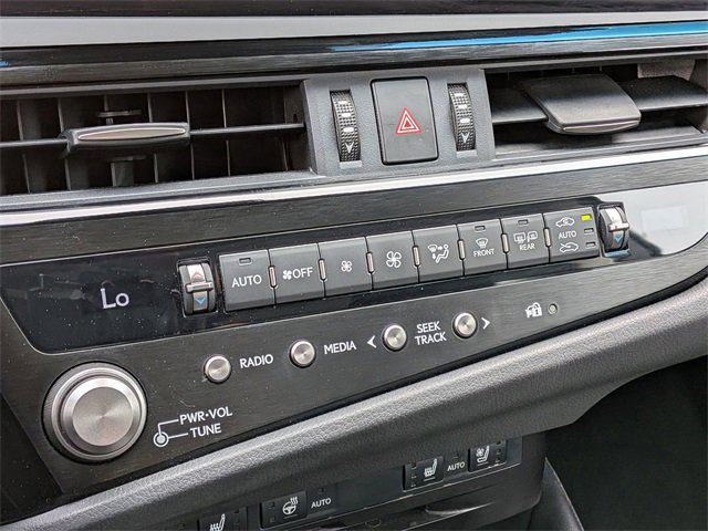 Used 2022 Lexus ES 300h w/ Premium Package image 19