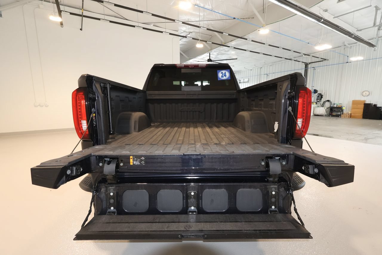 Used 2024 GMC Sierra 1500 AT4 w/ Technology Package AWD/4WD image 28