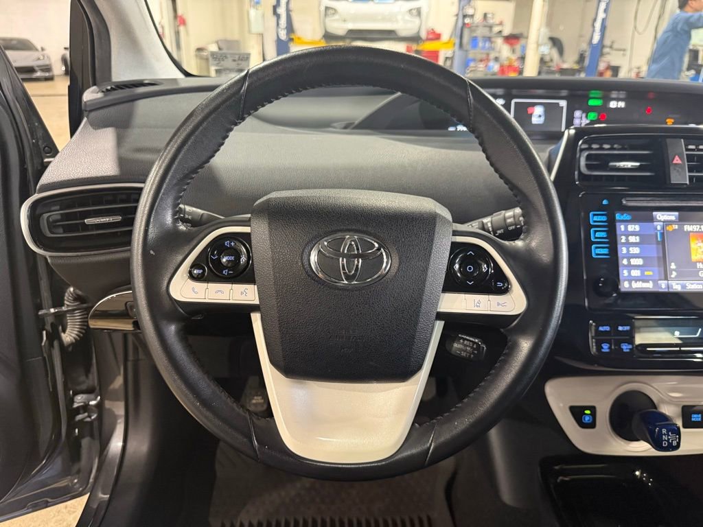 Used 2017 Toyota Prius Three w/ Advanced Technology Package image 19