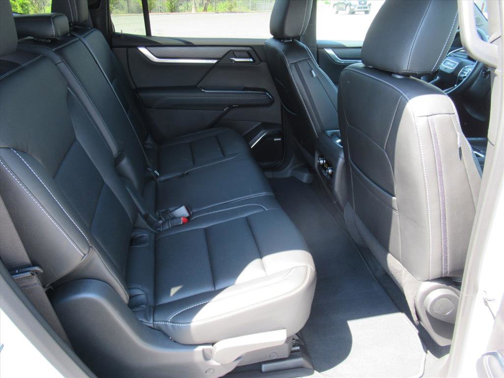 Used 2025 GMC Acadia Elevation image 30