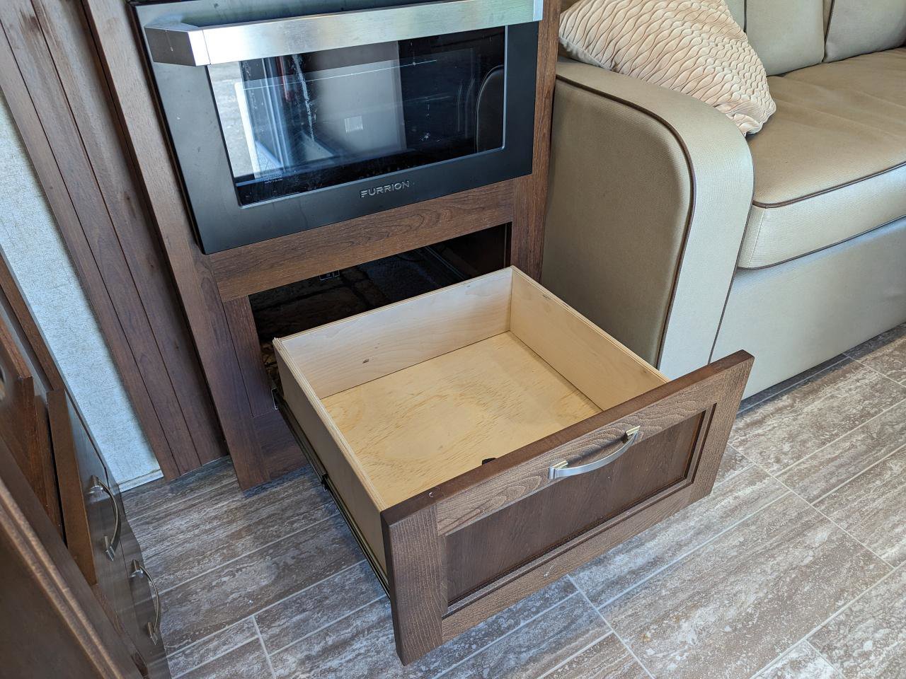 Used 2019 Chevrolet Express 4500 w/ RV Package RWD image 56